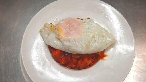 Quince bares y restaurantes en Sevilla donde comer bien a precios populares
