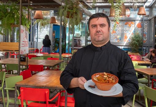 Jaouad Mustfa, propietario de El Bocaíto Andalusí y La Pescadoteca