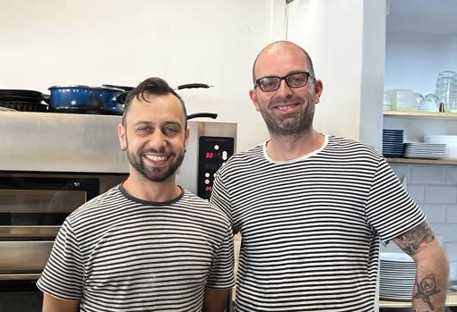 Valerio Testoni y Massimo Varsallona, Il piccolo porto (Puerto Gelves)