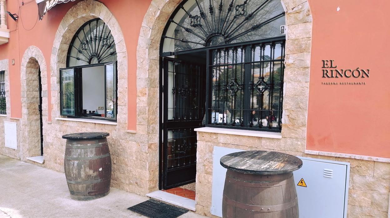 Entrada principal del restaurante El Rincón de la Albaida de Córdoba