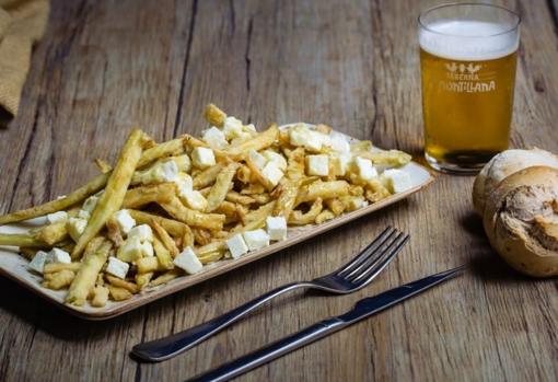 En la Taberna La Montillana preparan las berenjenas fritas en tiras