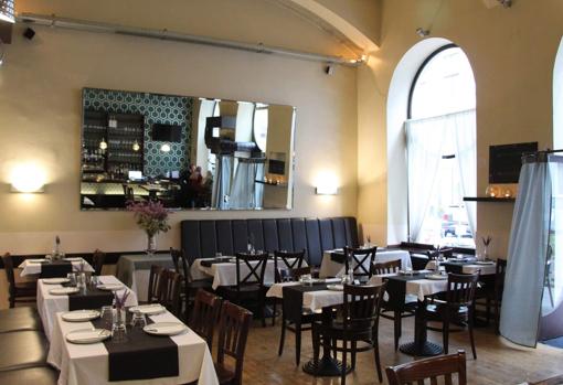 Interior del restaurante LOLA