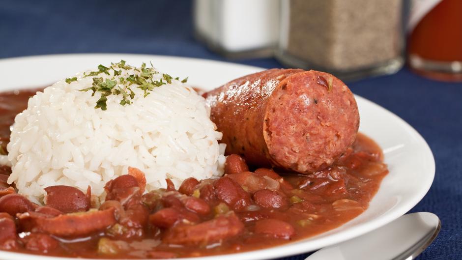 Aperende a cocinar estas completas legumbres con arroz, un plato muy casero