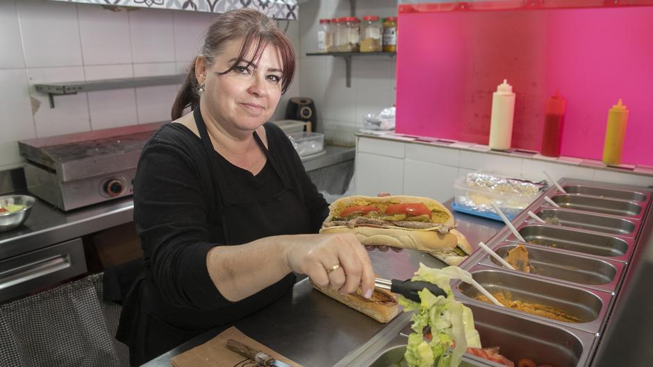 El Picantón: 45 años haciendo bocadillos junto a la Puerta de Almodóvar