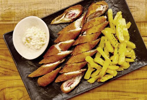 El flamenquín casero cordobés de Moma Beach Club