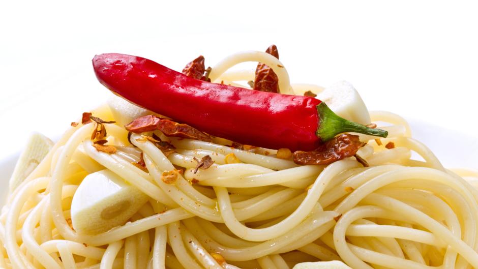 Aprende a cocinar estos espaguetis al ajillo