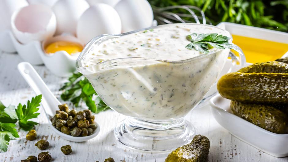 Receta de salsa tártara: cómo hacerla y combinarla con tus platos favoritos