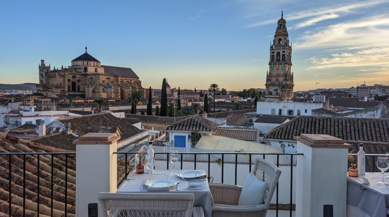 Terraza con vistas del restaurante Pairi Daeza, del hotel Balcón de Córdoba