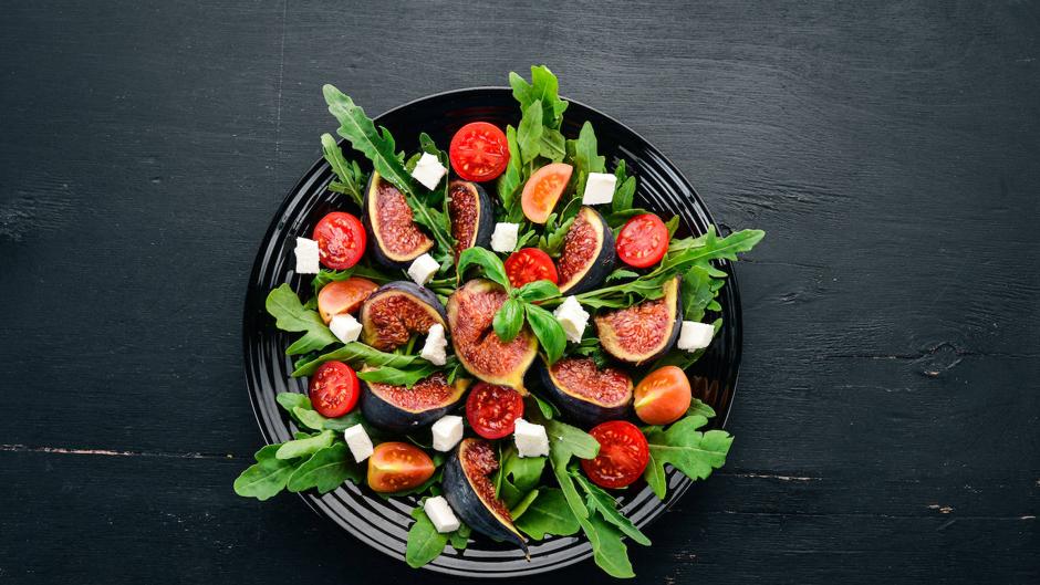 Ensalada de higos y tomate: la combinación perfecta para endulzar tus almuerzos