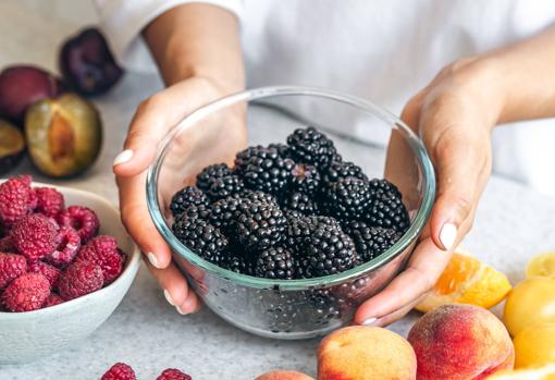 Las moras, como otros frutos rojos, son ricas en antioxidantes