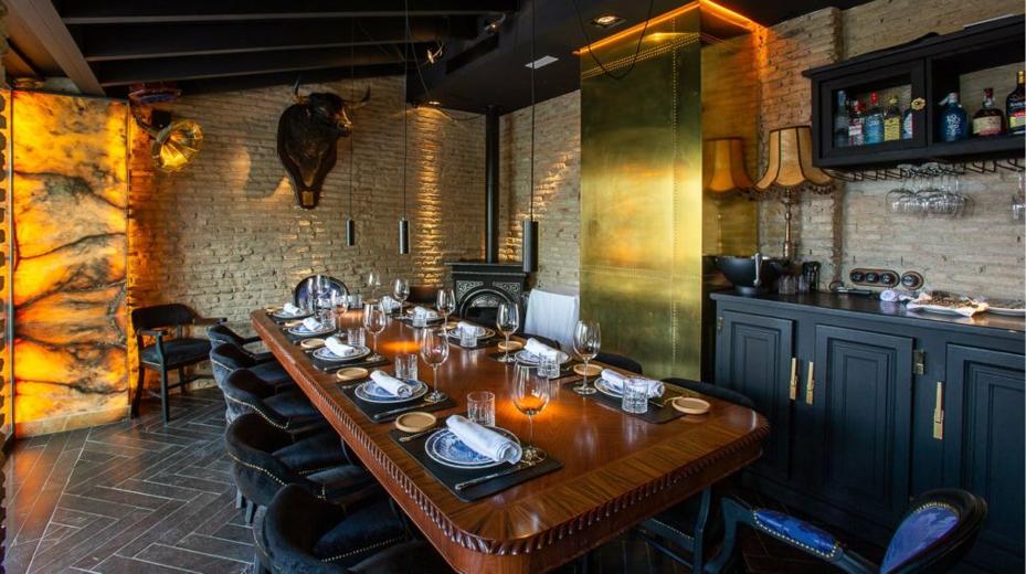 Veinte mesas y reservados especiales para celebrar comidas de Navidad en Sevilla
