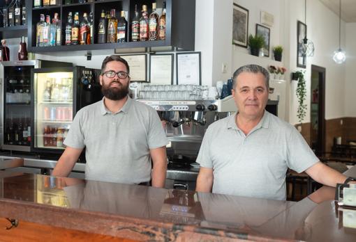 Mario y Antonio Castillo, del Bar Sevilla-Cádiz