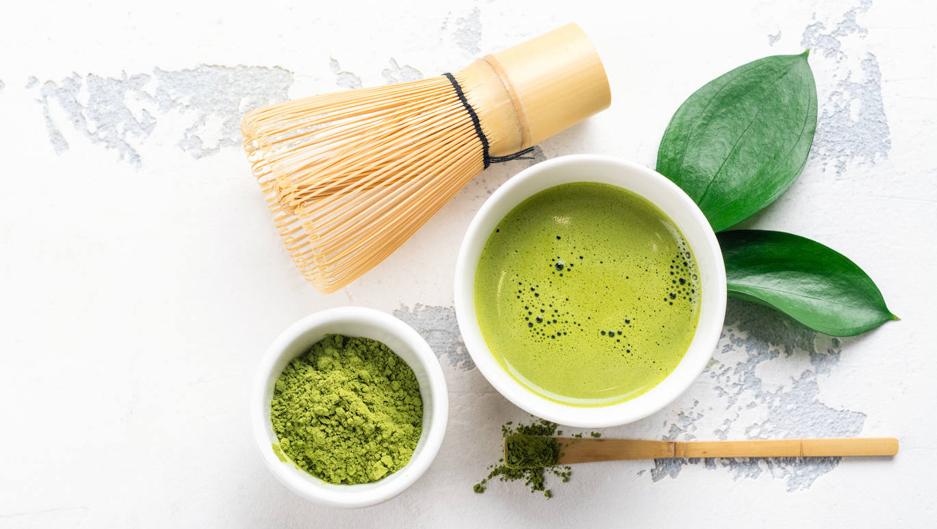 Cómo preparar un té matcha en casa paso a paso y cuáles son los beneficios de esta bebida