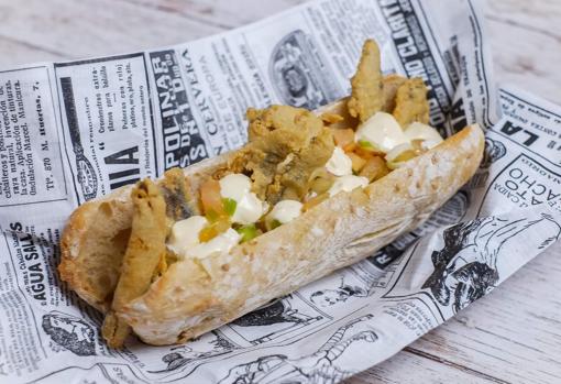 Bocadillo 'Ta'dobao' de boquerones en adobo, alioli cítrico y piriñaca
