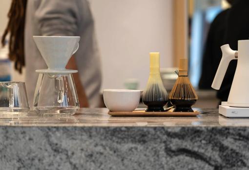 Llega a Sevilla East Crema Coffee, un homenaje de aires japoneses al café de especialidad