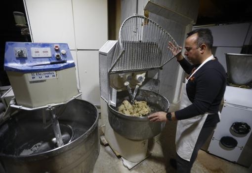 José Martín, trabajando en el obrador