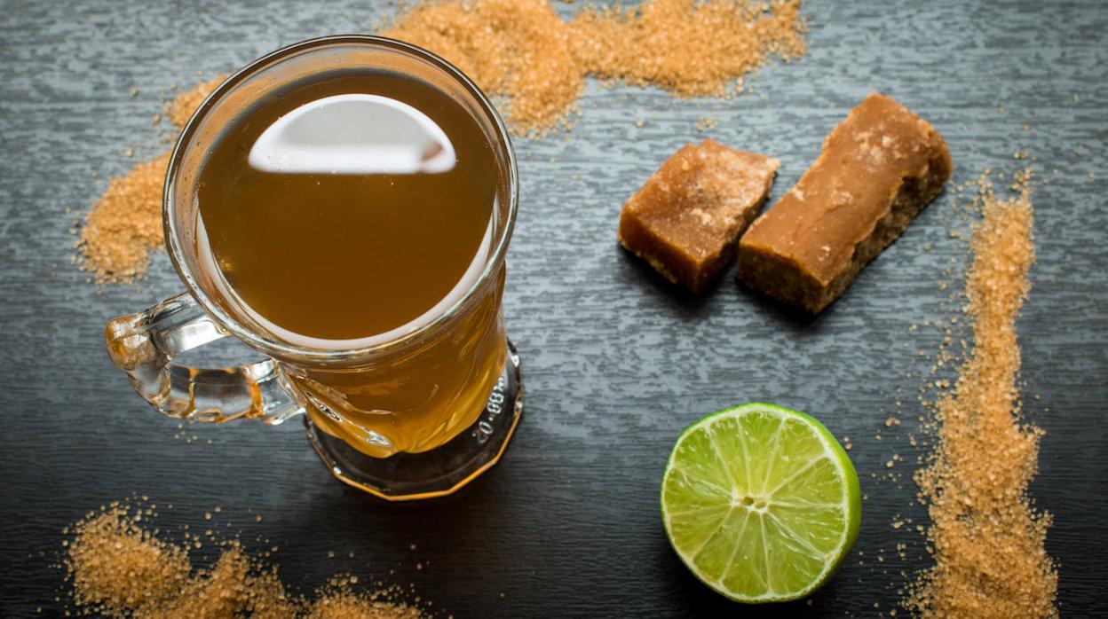 El agua panela es una bebida natural energética