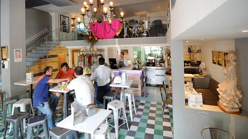 Diez clásicos y cinco novedades de El Arenal para comer o cenar junto a la Maestranza