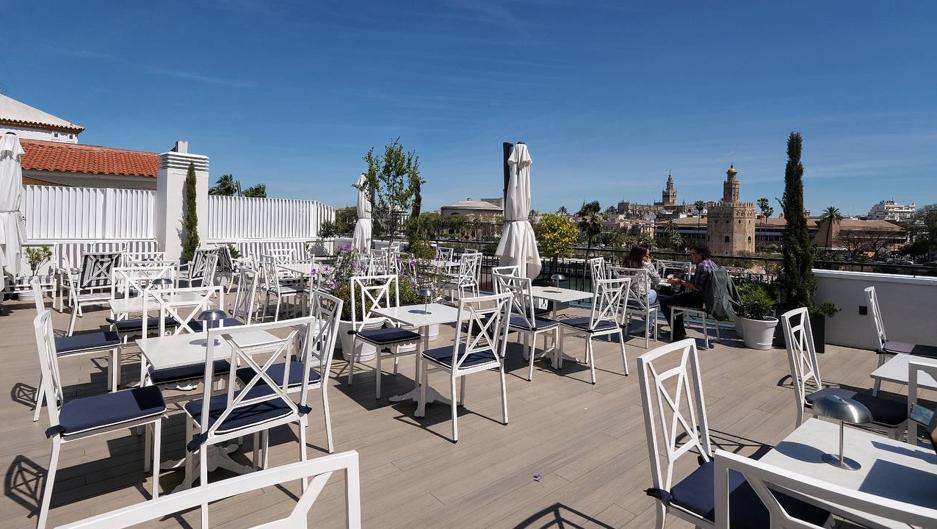 Casa Orzaez lleva su filosofía «healthy» a la calle Betis con un versátil espacio gastronómico