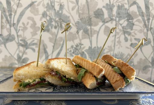 De la charcutería italiana al emparedado de roast beef: así se come en el Gran Café España