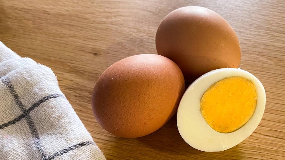 Huevo cocido con yema gris, ¿es peligroso de comer?