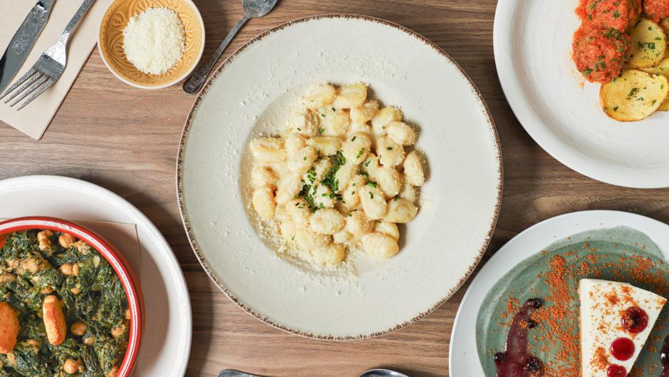 Madreselva: pasta, sushi y tapas de toda la vida en Conde de Barajas