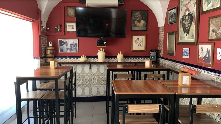 Chato Pecess: Tapas de temporada y vinos en Belalcázar