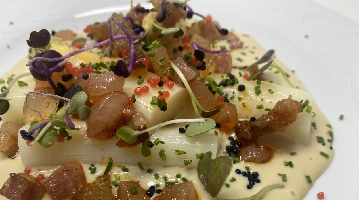 Espárrago blanco fresco confitado en aove