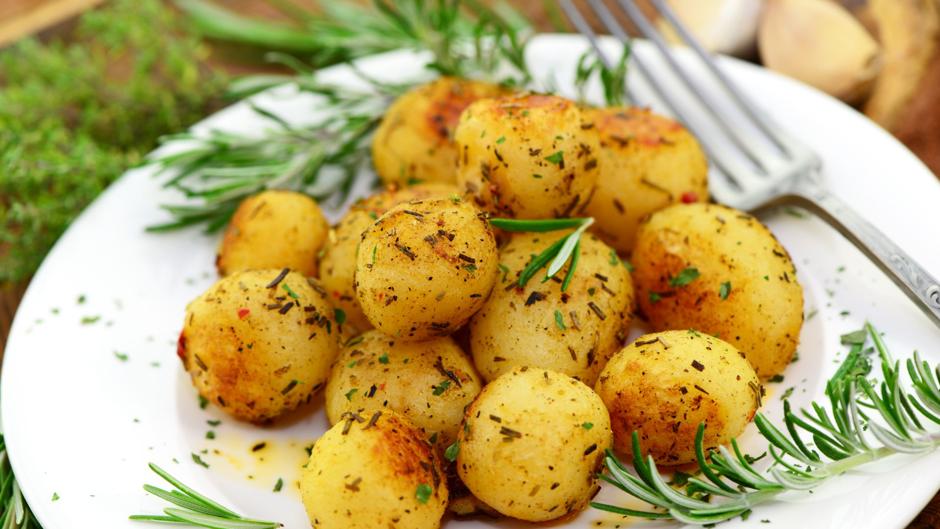 Cómo asar patatas en el microondas para cocinar en menos de 5 minutos