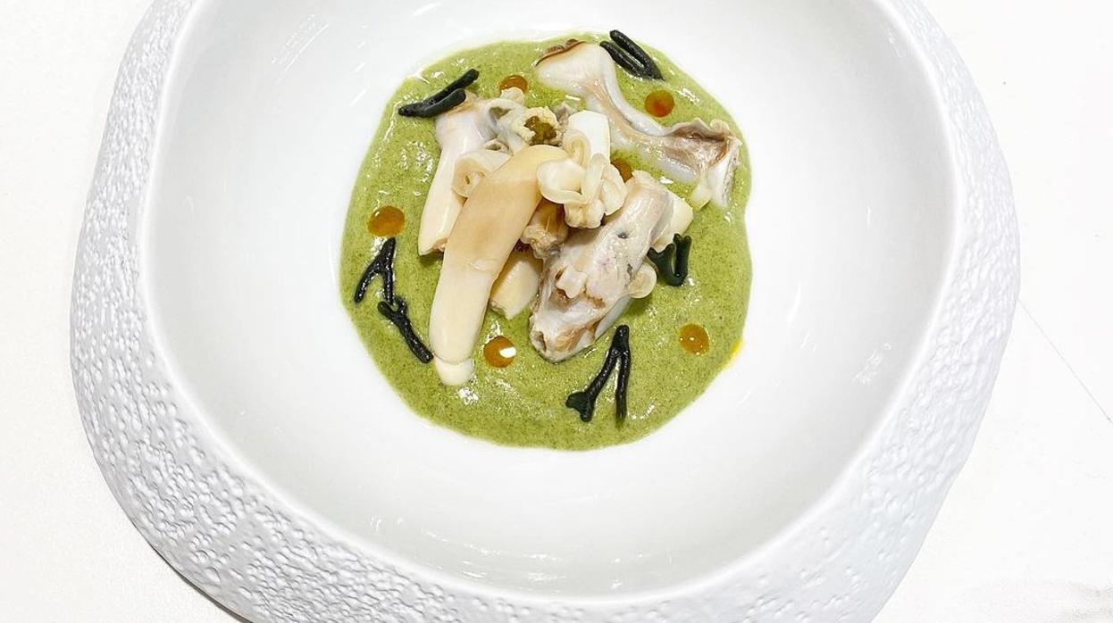 Plato de Cañabota, uno de los restaurantes con estrella Michelin en Sevilla