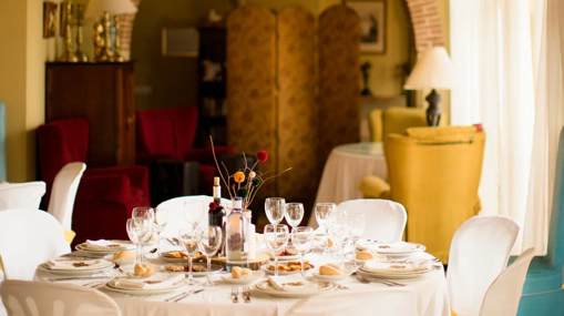 Dónde comer en la Sierra Norte de Sevilla: 10 paradas gastronómicas para saborear el entorno