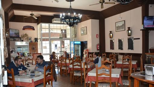 Dónde comer en la Sierra Norte de Sevilla: 10 paradas gastronómicas para saborear el entorno