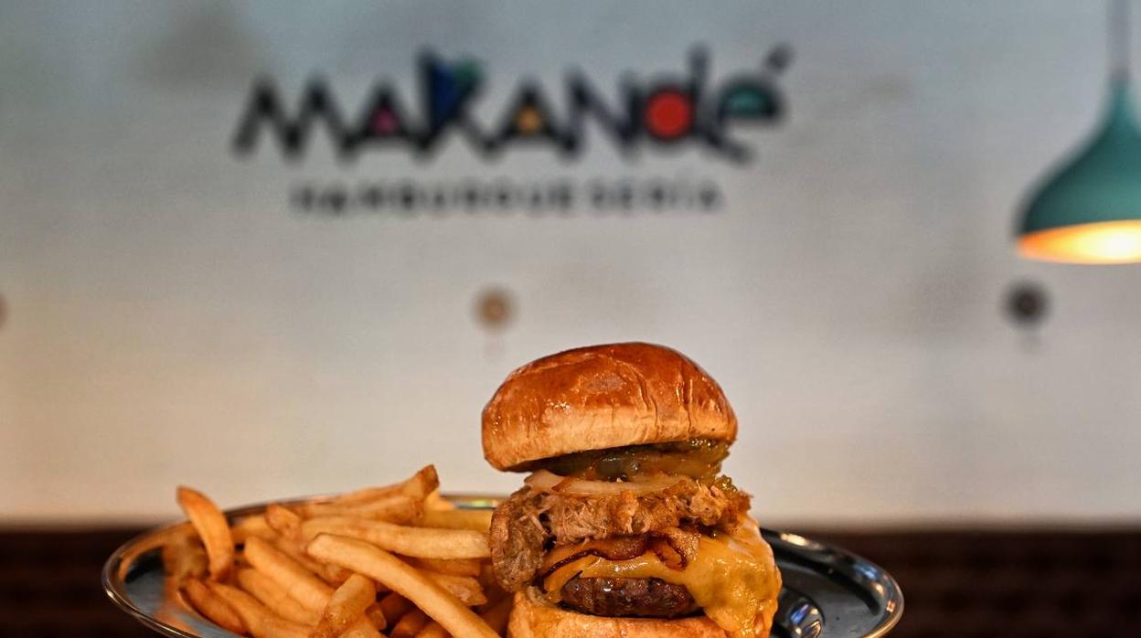 Makandé: burgers, fútbol y cócteles junto a Santa María la Blanca