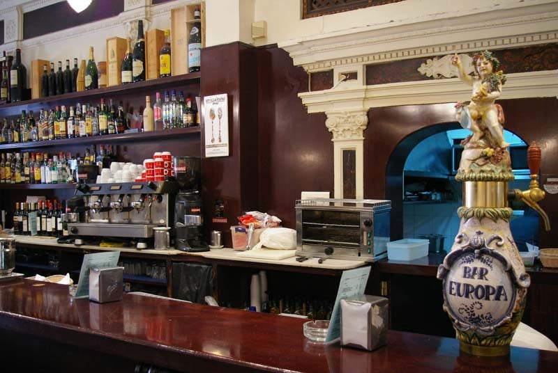 Quesadilla gratinada y una copa de cava, lo mejor del Europa 50. Quesadilla gratinada y una copa de cava, lo mejor del Europa