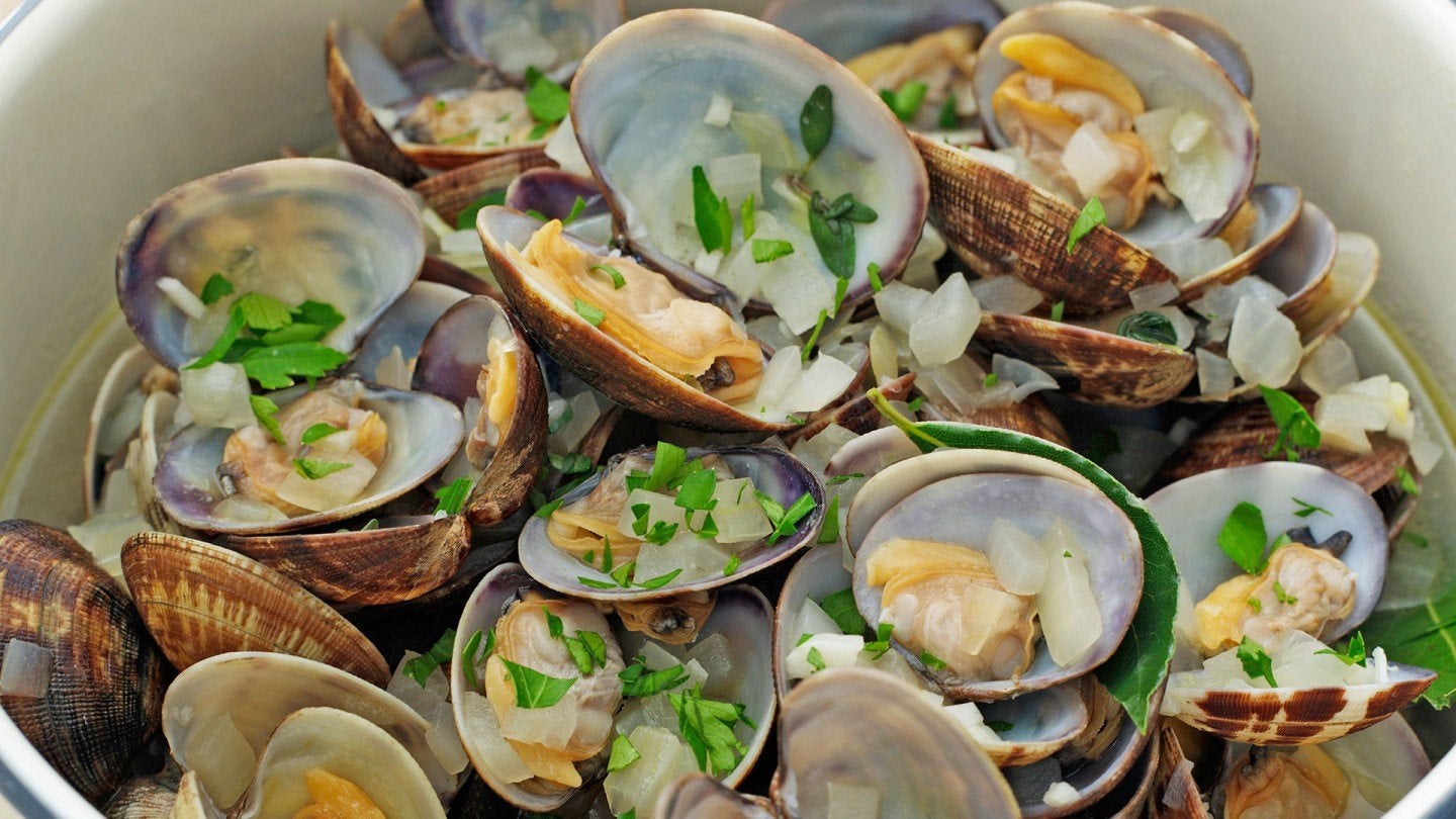 Almejas en salsa verde