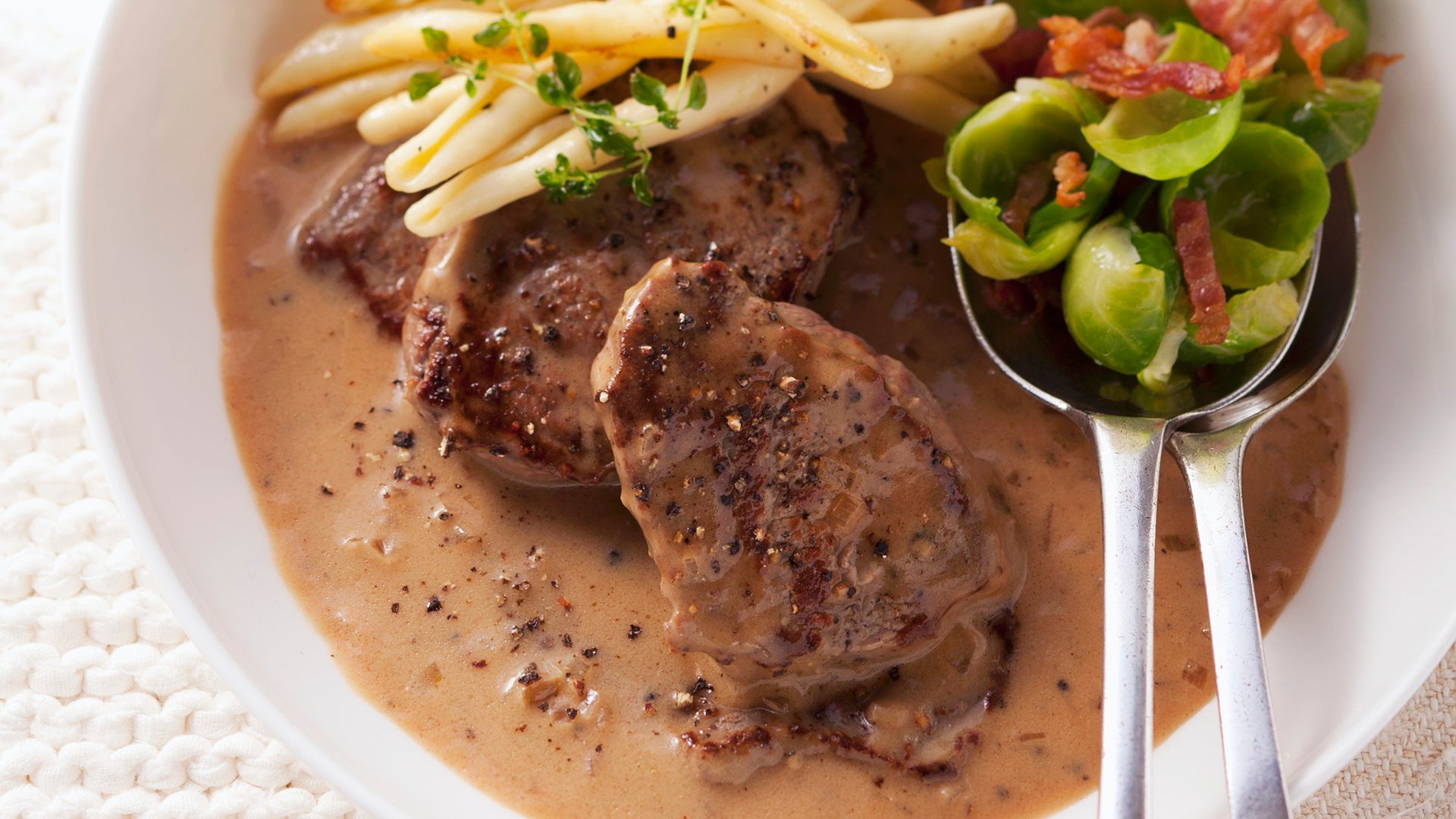 Filetes de ternera en salsa de Oporto y mostaza antigua - Gurmé