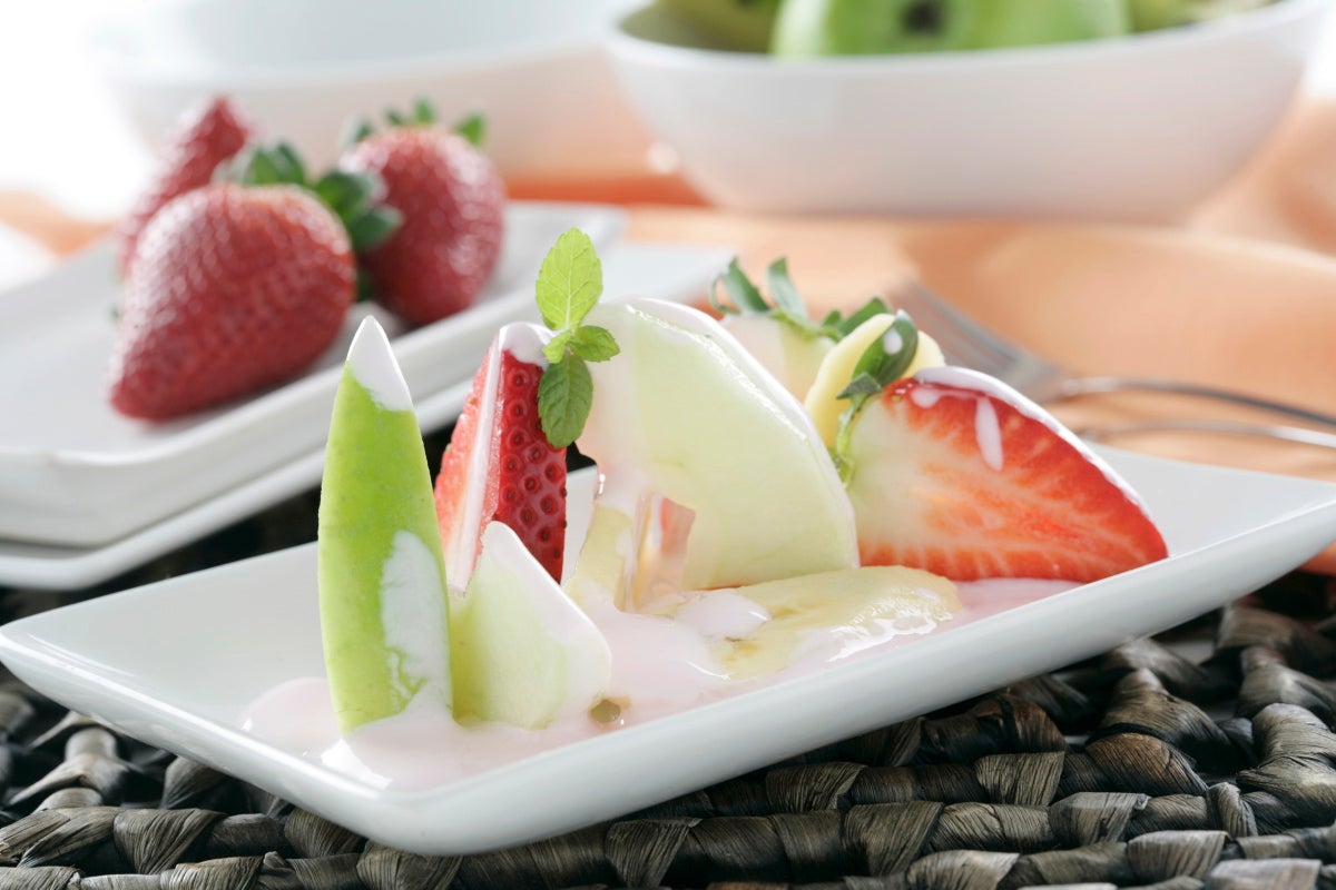 Ensalada de frutas con crema de fresas - Gurmé