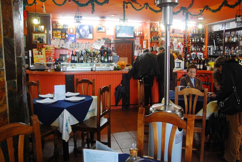 Sopa de gato en el Salón de Écija 1620. Sopa de gato en el Salón de ?ëcija