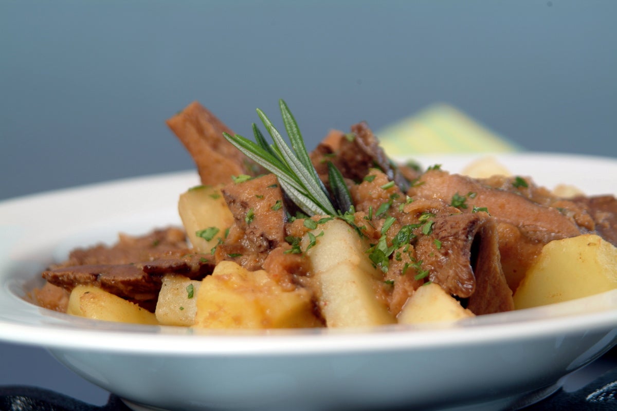 Patatas guisadas con níscalos