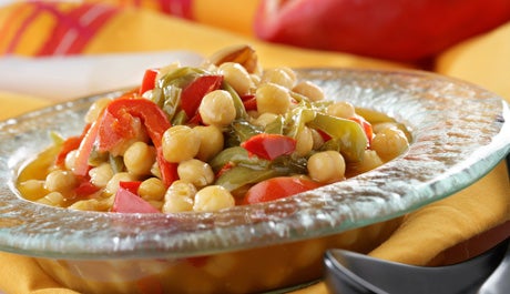 Ensalada tibia de garbanzos y pimientos - Gurmé