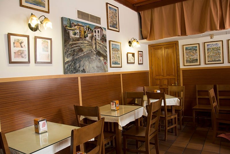 Un alto en la plaza 787. Un alto en la plaza