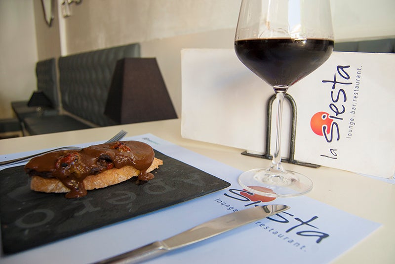 Conquistando a propios y foráneos 815. Conquistando a propios y foráneos