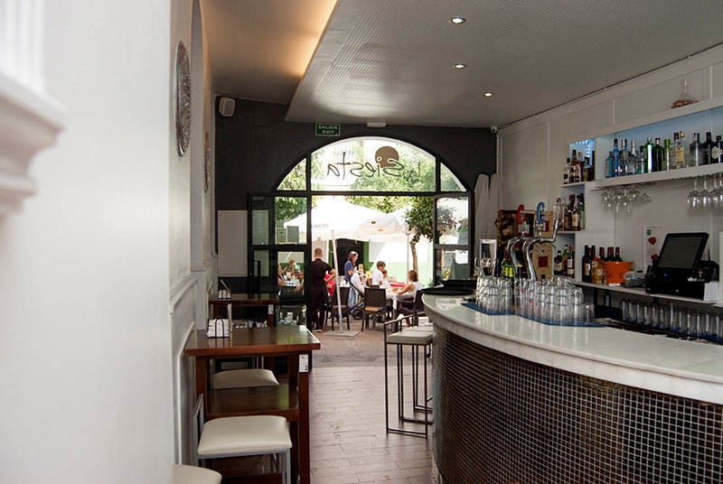 Conquistando a propios y foráneos 819. Conquistando a propios y foráneos