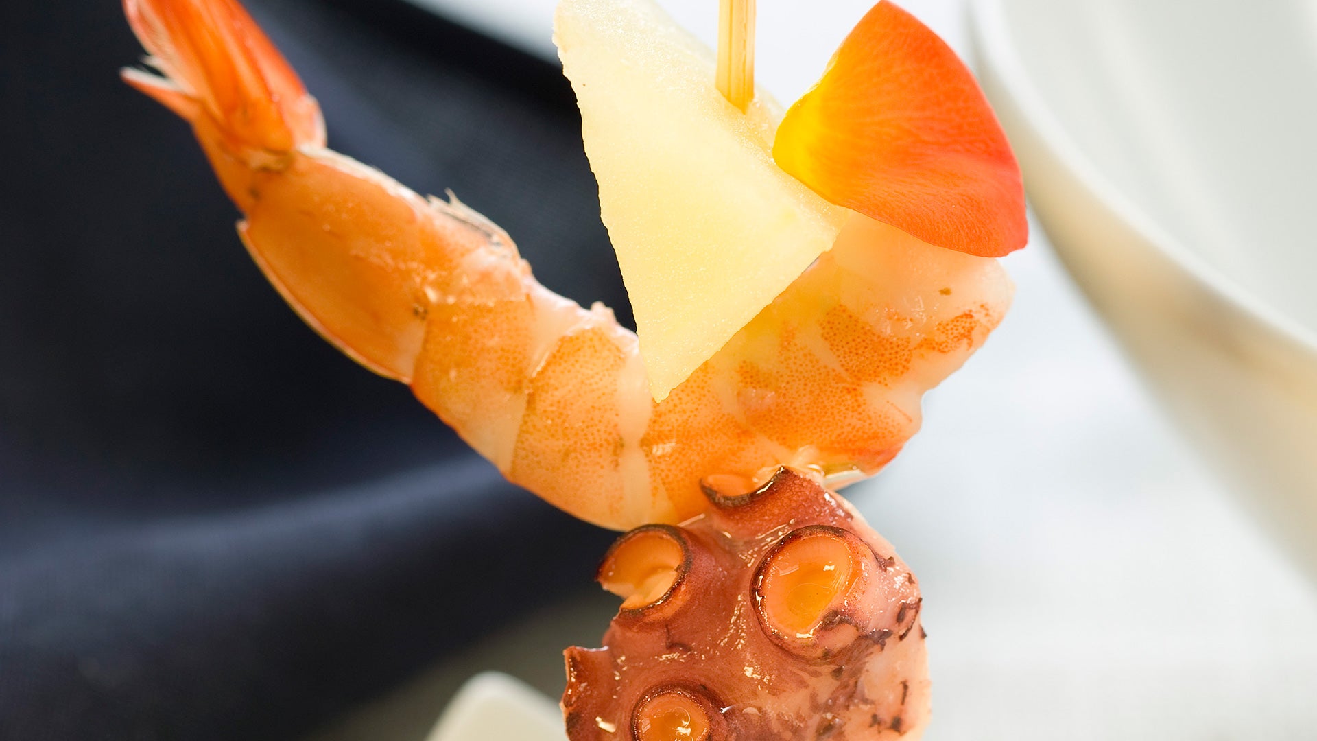 Brochetas de pulpo y gambas con cuscús - Gurmé