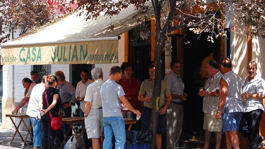 El record Guinness de los bares más pequeños en Sevilla