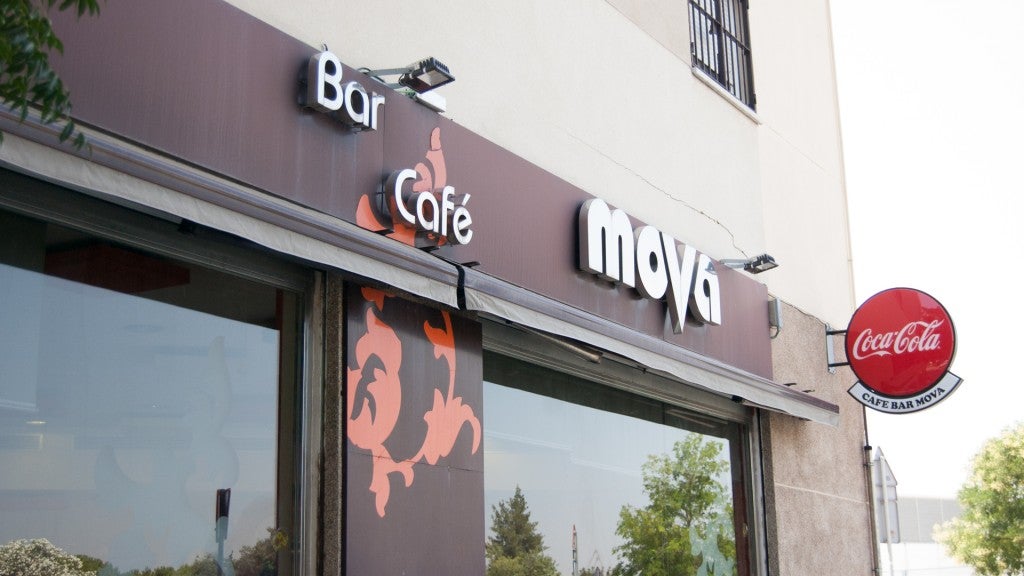 Café Bar Mova. 