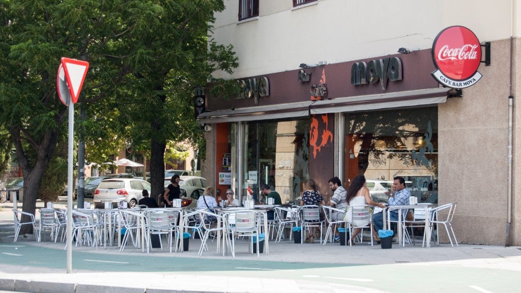 Café Bar Mova. 