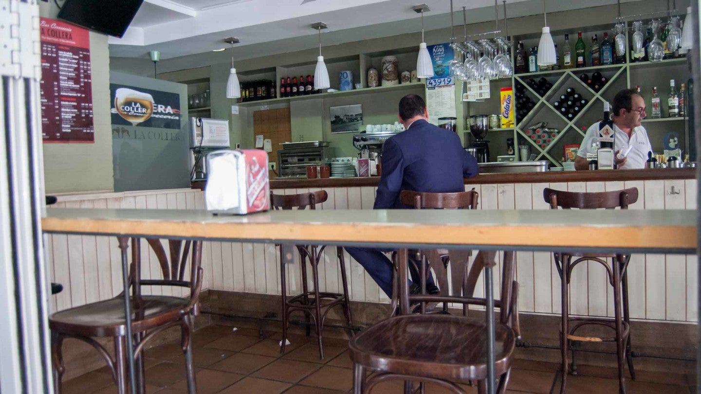 SEVILLA. 28-10-2016. BAR LA COLLERA EN BAMI, CALLE RAFAEL SALGADO, 23. FOTO: LAURA ÁLVAREZ. ARCHSEV.