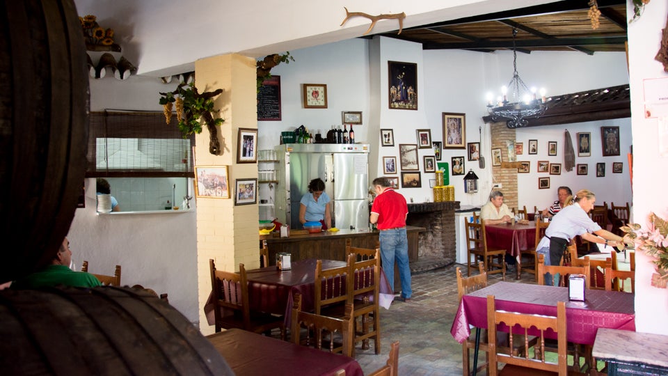 SEVILLA. 08-10-2016. RUTA DEL MOSTO EN EL ALJARAFE. BODEGA EL CAIMÁN EN BOLLULLOS. FOTO: RAFAEL SÁNCHEZ. ARCHSEV.