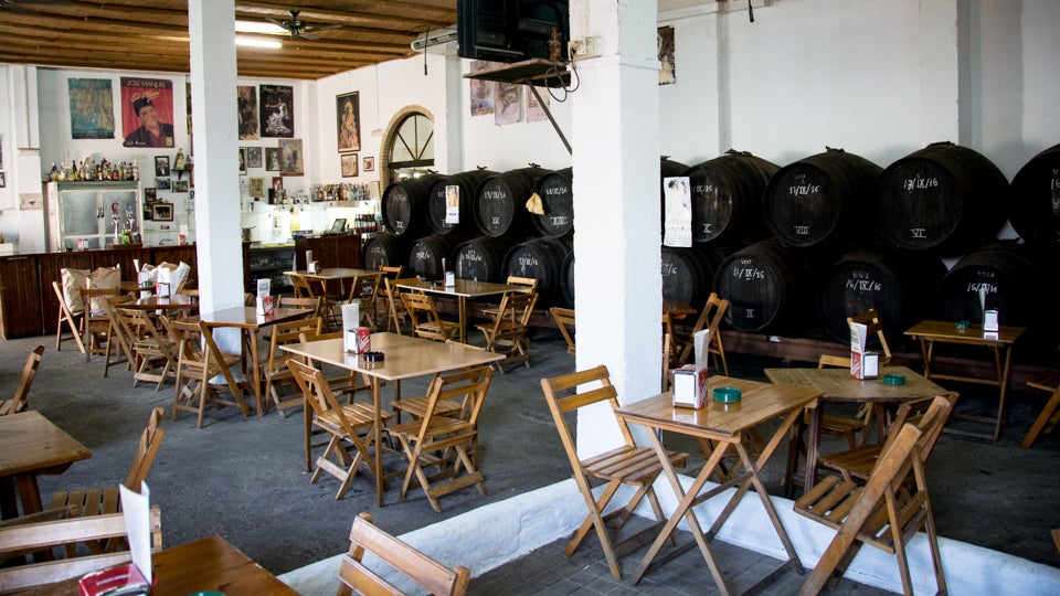 Bodega Pepe Girón REPORTAJE SOBRE EL MOSTO EN EL ALJARAFE. BODEGA PEPE GIRÓN EN BORMUJOS.